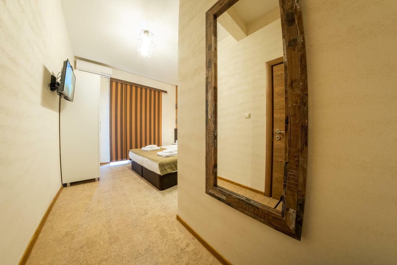 Sofia Industrial Life Apartment Bagian luar foto
