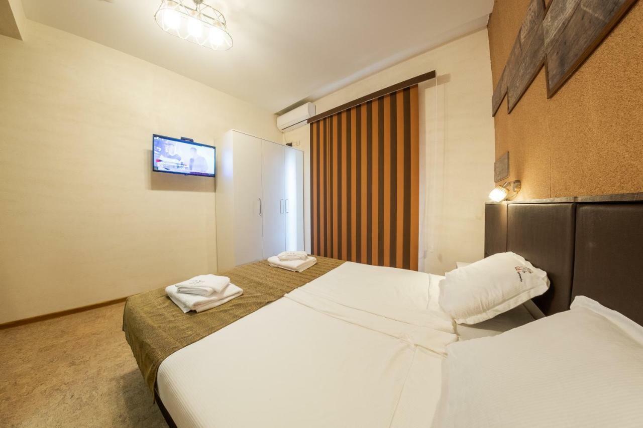 Sofia Industrial Life Apartment Bagian luar foto
